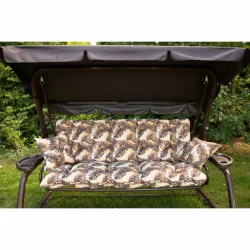 Huśtawka ogrodowa z poduszkami w roślinny wzór i brązowym daszkiem. Idealna do wypoczynku w ogrodzie.