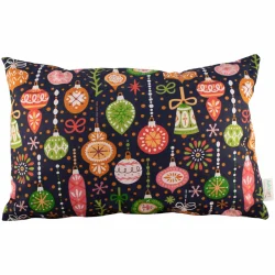 Jasiek świąteczny pod choinkę, z kolorowymi bombkami na granatowym tle. Pojedynczy jasiek dekoracyjny.