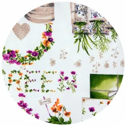 Poduszka na leżak do ogrodu, pojedyńcza sztuka, wzór kwiatowy na białym tle.