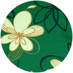 Poduszki ogrodowe 150cm w kwiatowy wzór na zielonym tle.