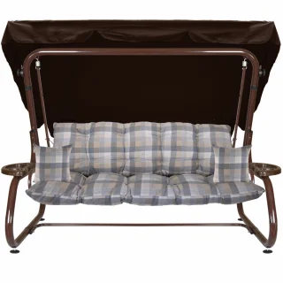 Huśtawka ogrodowa z daszkiem, przeznaczona do ogrodu. Brązowa konstrukcja z poduszkami w kratę.
