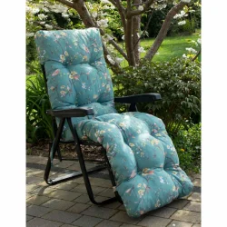 Poduszka na leżak do ogrodu, pojedyncza sztuka, zielona z kwiatowym wzorem.