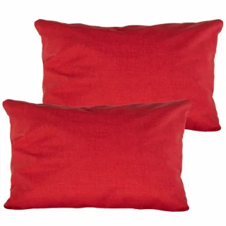 Zestaw czerwonych jaśków na kanapę w jednolitym kolorze.