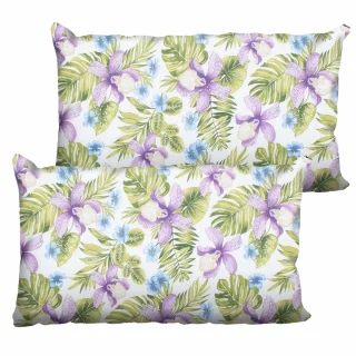 Zestaw jaśków dekoracyjnych na kanapę z kwiatowym wzorem w odcieniach fioletu, zieleni i niebieskiego.